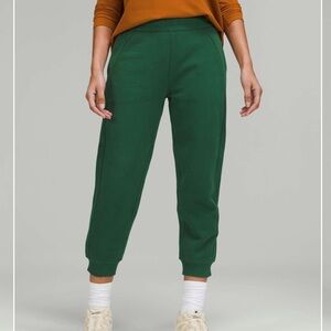 Lululemon Scuba High-Rise Cropped Jogger Everglades green size 4